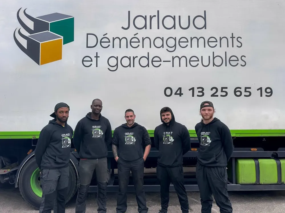 equipe de demenageurs